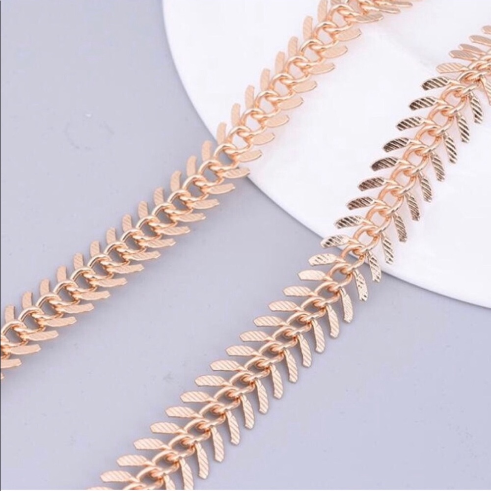 Rose Gold Fishbone Choker Necklace